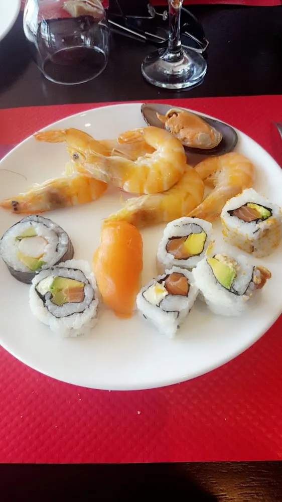Assortiment de Sushis Et Crevettes
